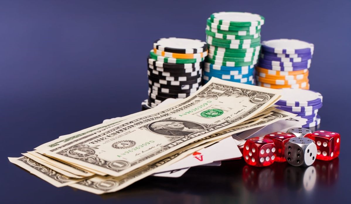 Teen Patti Deluxe کیسینو میں سلاٹ کھیلنا شروع کریں۔