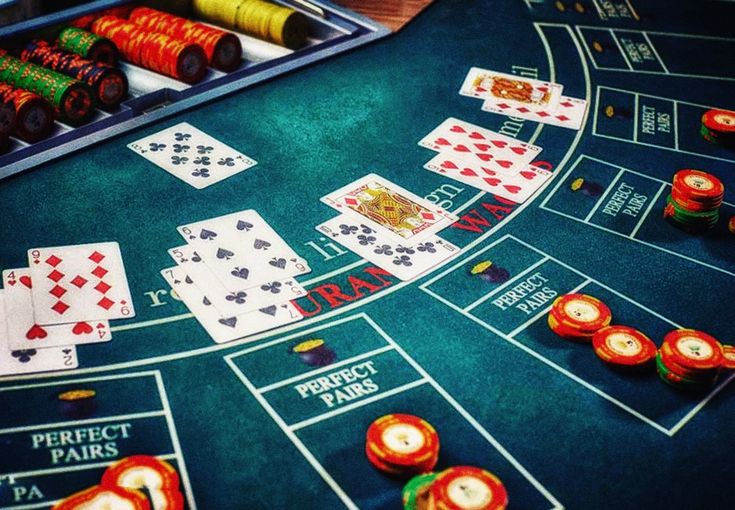 Teen Patti Deluxe آن لائن کیسینو میں اصل گیمز